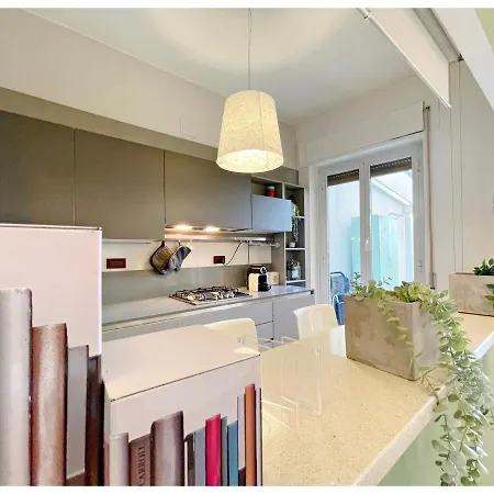 דירה Homes In - Cozy Terrace ג'נובה
